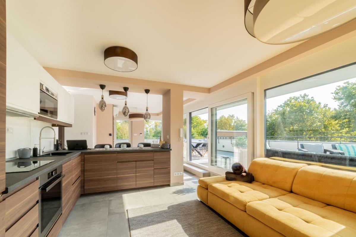Szemes Marina Luxury Apartments - Housity