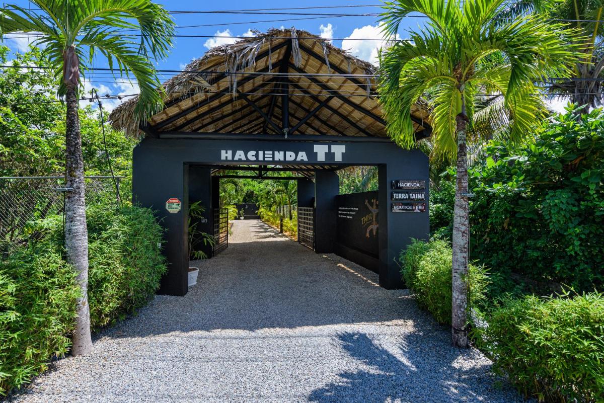 Adults-Only Hacienda Terra Taina - Housity
