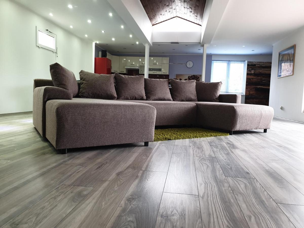 Luca Apartman Pápa - Housity