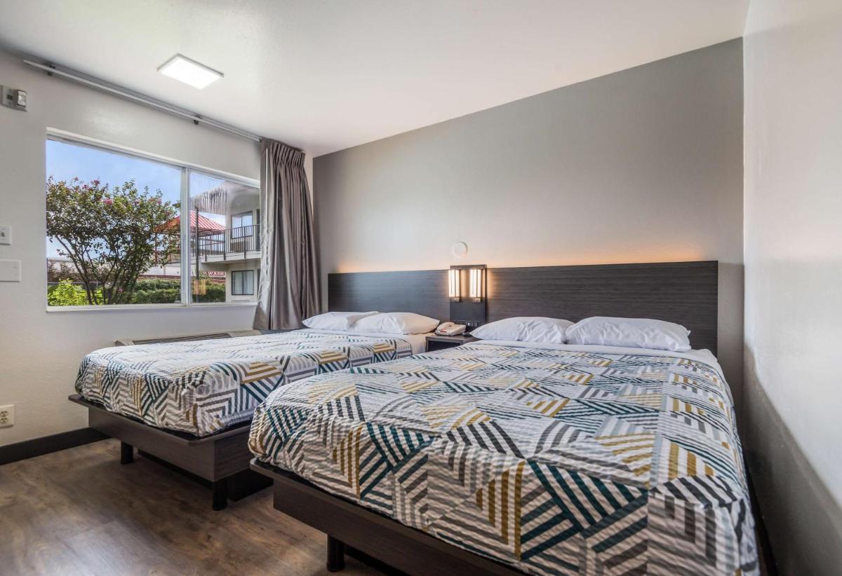 Motel 6-College Station, TX - Bryan - Housity