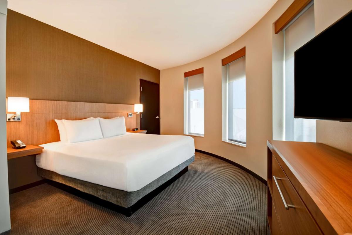 Hyatt Place Huntsville - Research Park - Redstone - Housity
