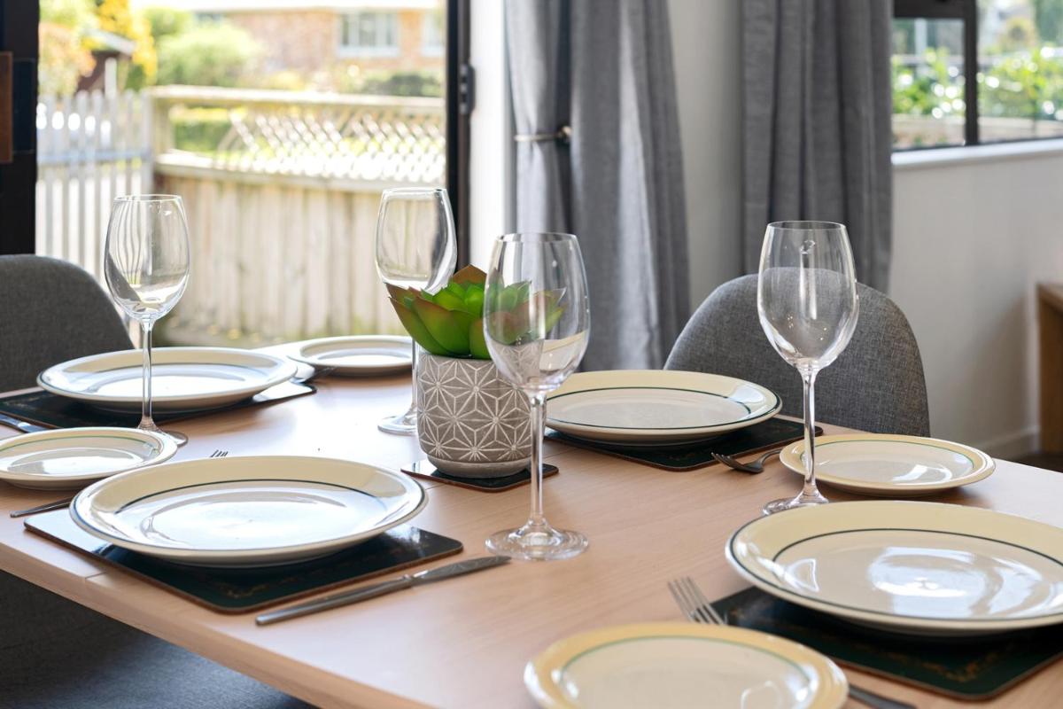 Mt Beach Retreat - Mt Maunganui Holiday Home - Housity