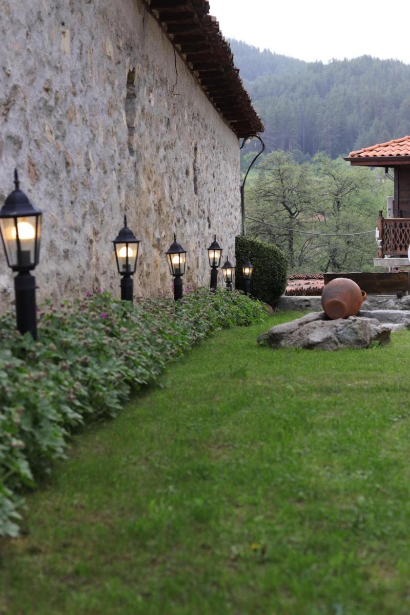 Red House - Housity