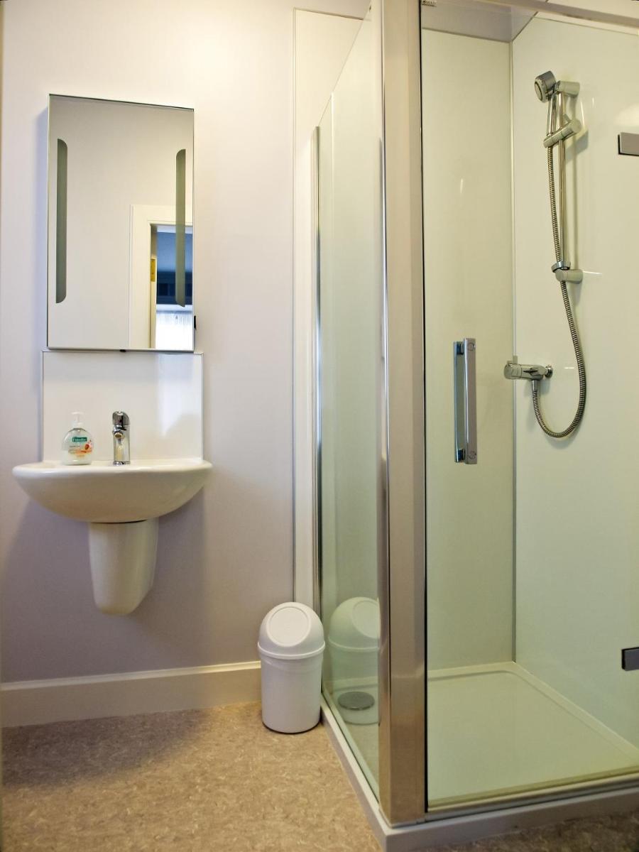 Adam Guest House - Housity