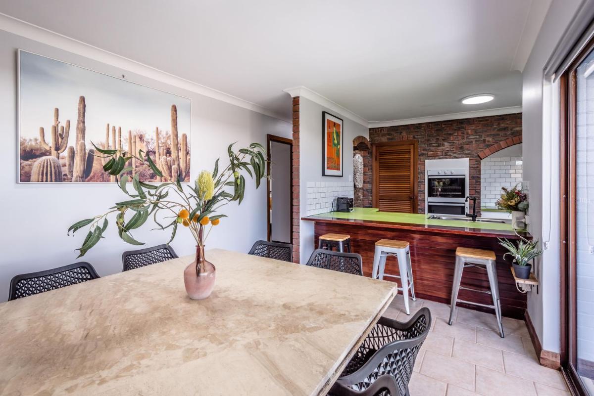 Ocean Roaming Beach House - Housity