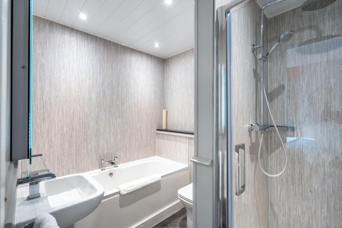 Banchory Lodge Hotel - Housity