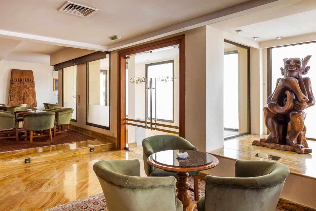 Zona de estar de Hotel Royal Plaza