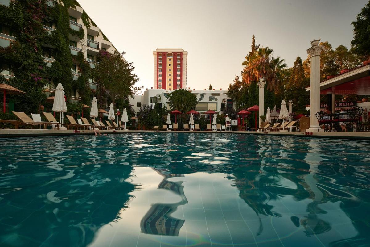 Club Hotel Sera - Housity