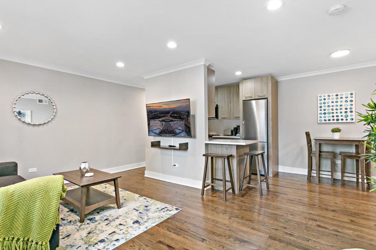 1BR Well Lit, Modern & Complete Apt near Shops - Oakdale 302 rep - Housity