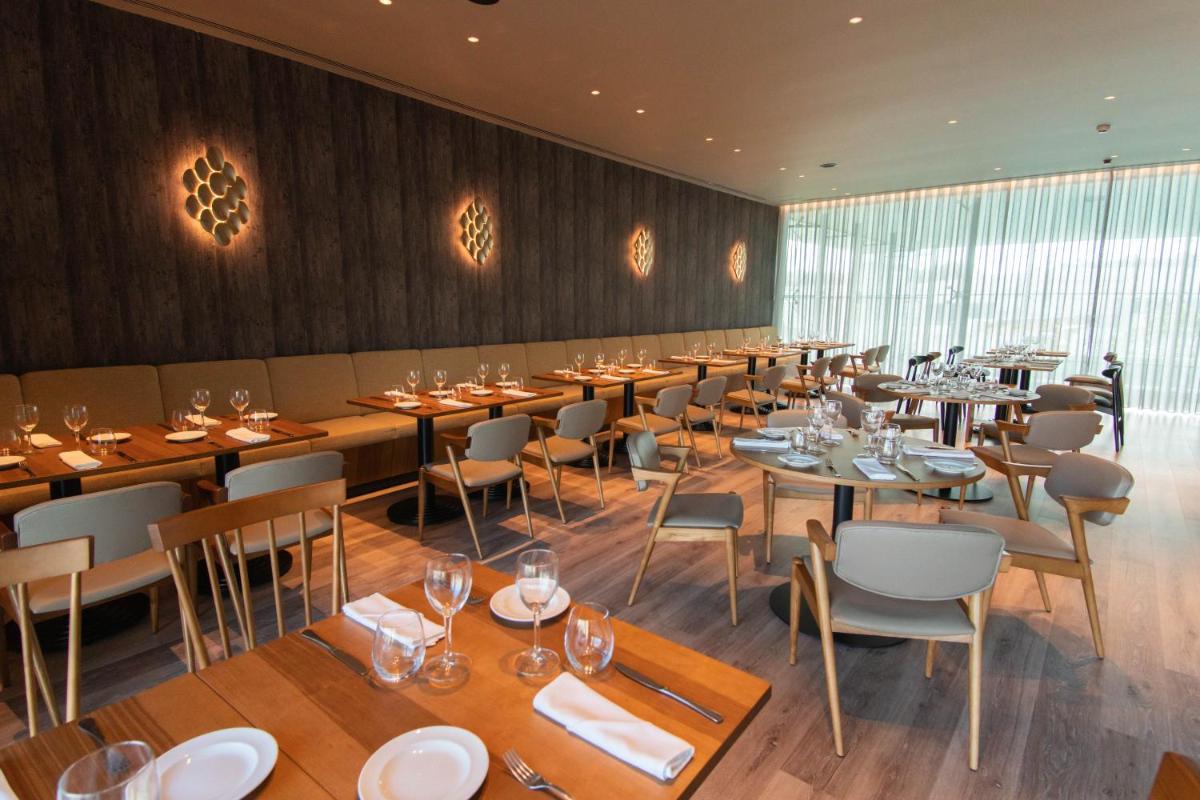 Um restaurante ou outro lugar para comer em The Lince Azores