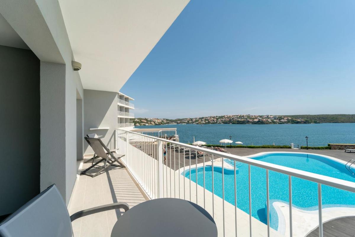 Piscina en o cerca de ARTIEM Carlos - Adults Only