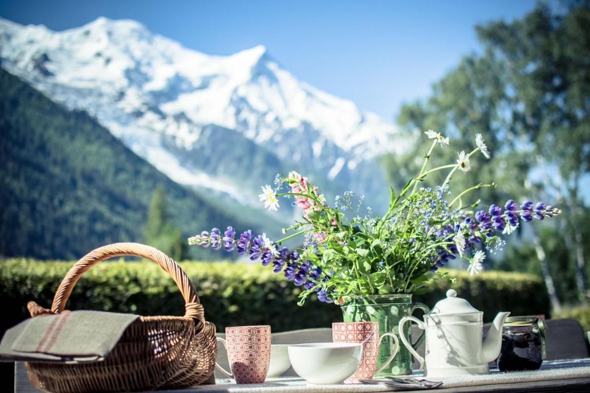 Vue générale sur la montagne ou vue sur la montagne depuis l'hôtel