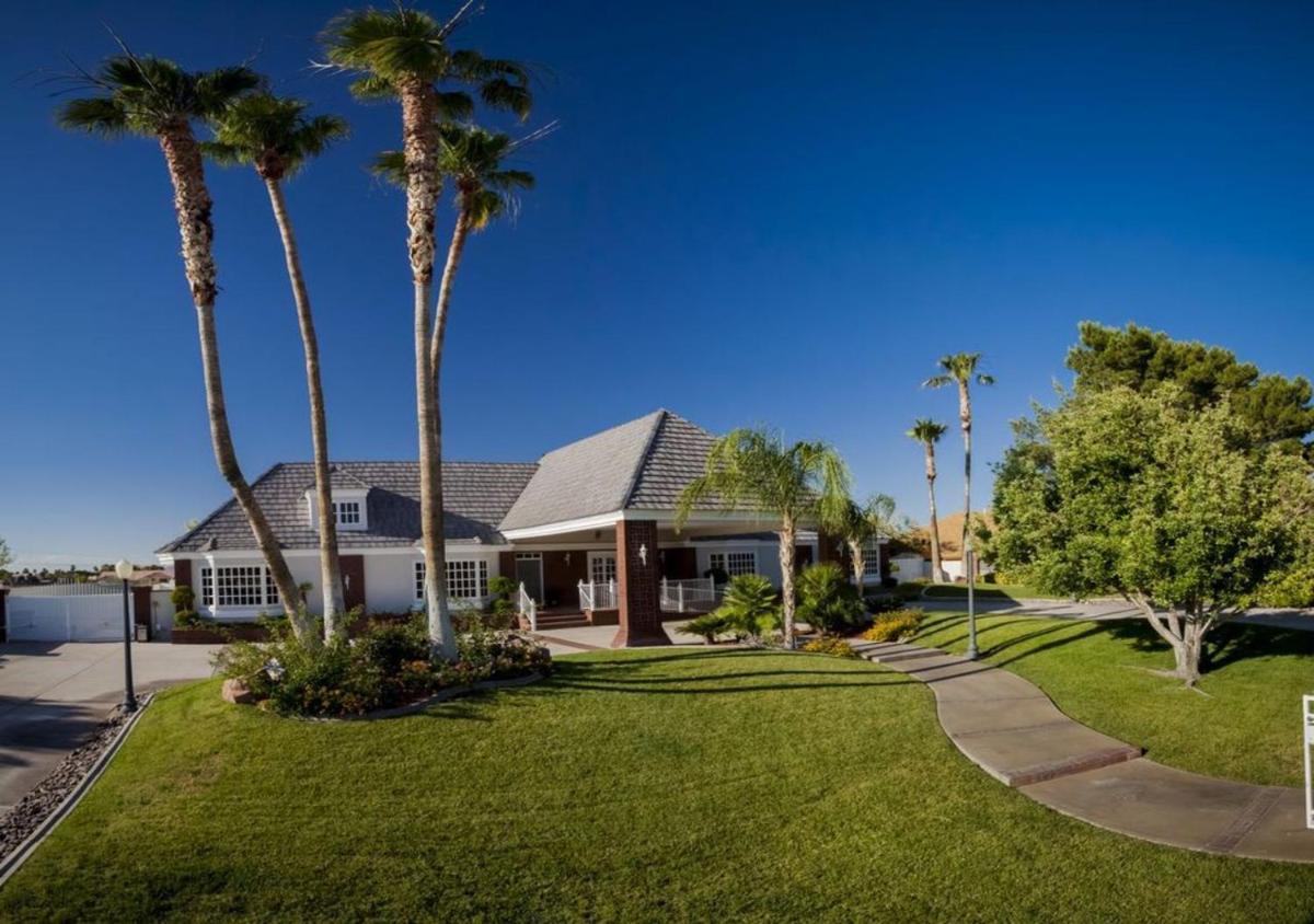 Villa Carota - 6 bedrooms and a Casitas - Housity
