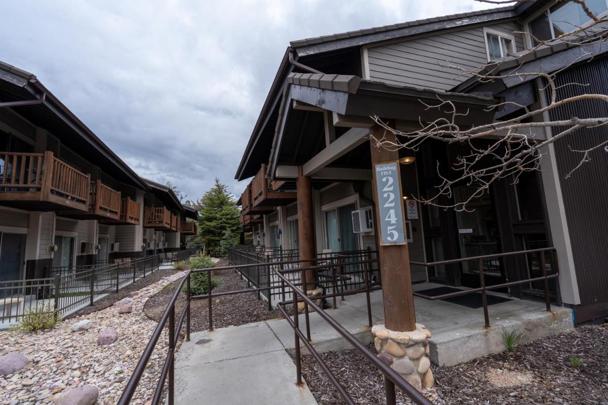Prospector condos - Housity