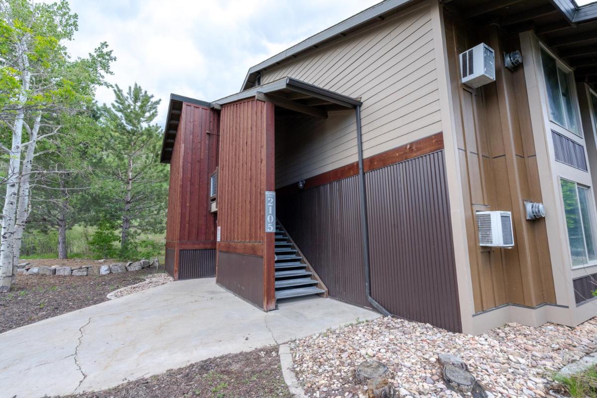 Prospector condos - Housity