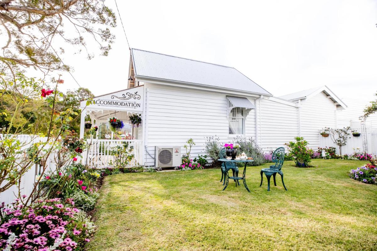 Canungra Cottages - Boutique Bed and Breakfast - Housity