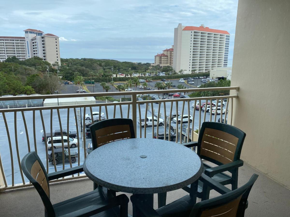 Ocean View Luxurious Condo-BEST location + balcony - Housity