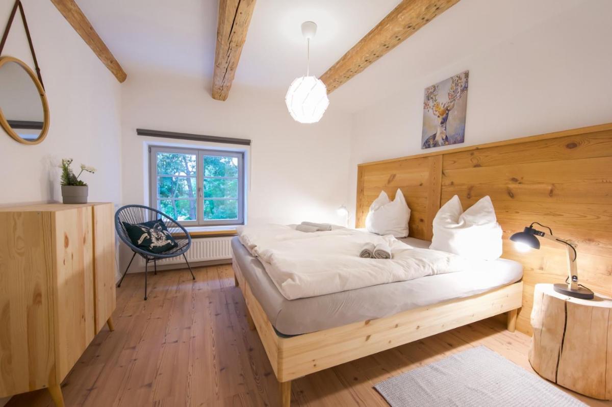 FarmHouse Eckartsberg im Zittauer Gebirge - Ferienwohnung mit 2 Schlafzimmern, Terrasse und WALLBOX - Housity