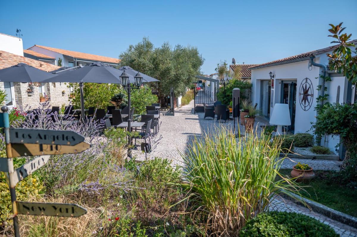 Jardin de l'établissement Hôtel Le Peu Breton