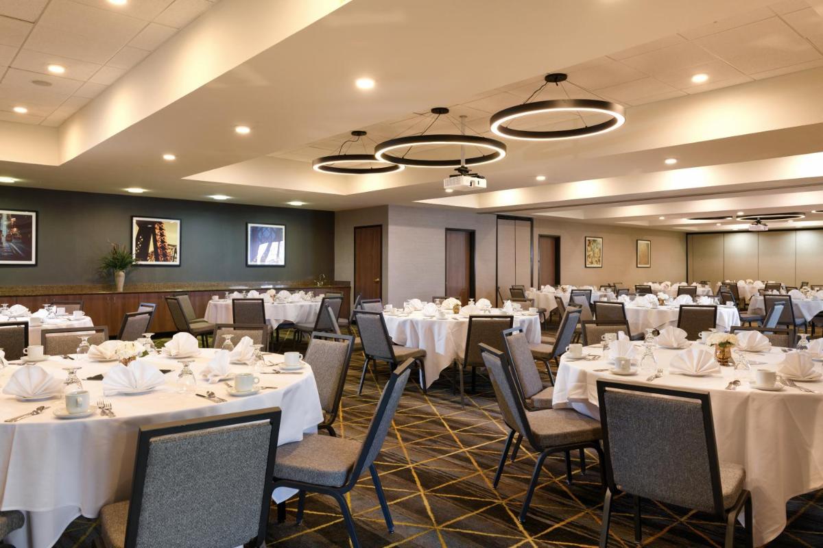 Holiday Inn Oakland Airport, an IHG Hotel - Housity