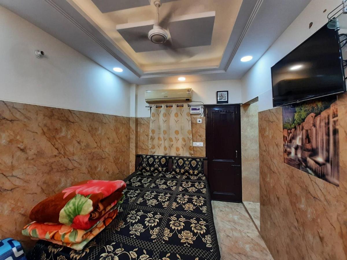 Cream Location,wifi With Android Tv, Luxury Room - Housity
