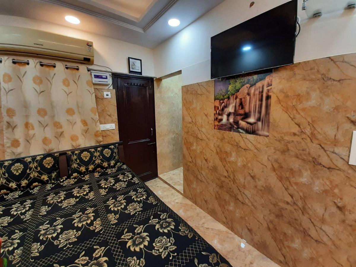 Cream Location,wifi With Android Tv, Luxury Room - Housity