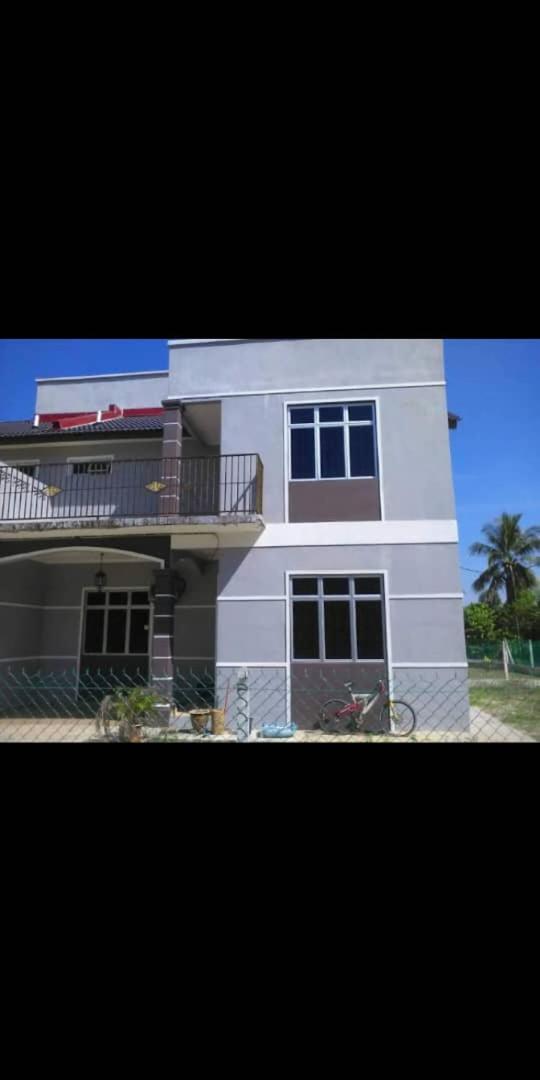 Dinariqin homestay - Housity