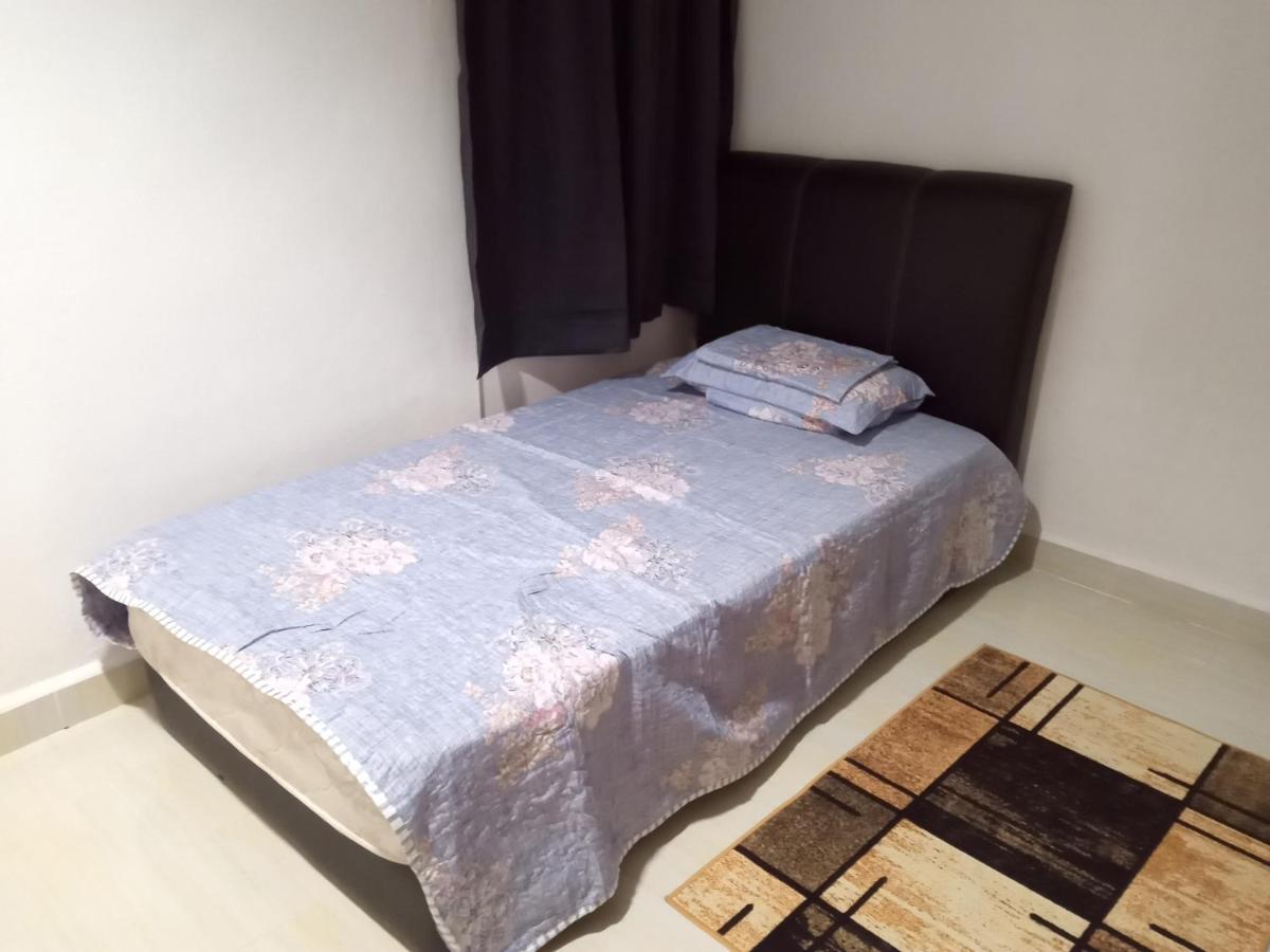 Dinariqin homestay - Housity