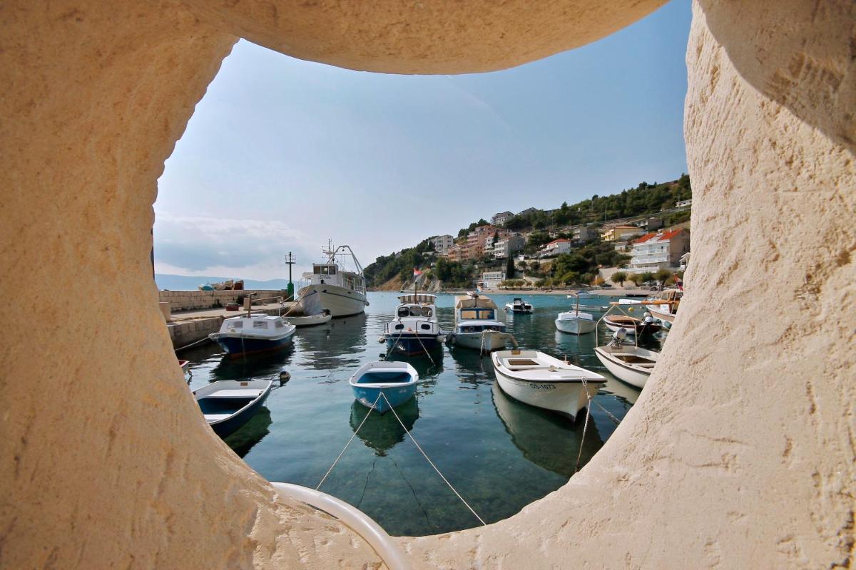 Apartment Žara 2 with Boat Place - Housity