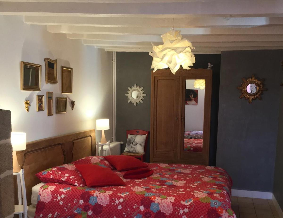 Chambre d'hôtes des Anges proche Mont Saint-Michel, l'Angevinière - Housity