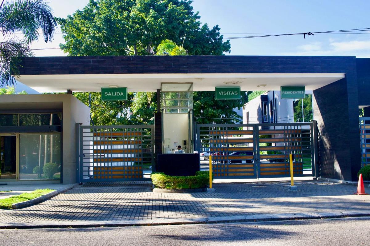 Moderno y acogedor condominio en zona exclusiva - Housity