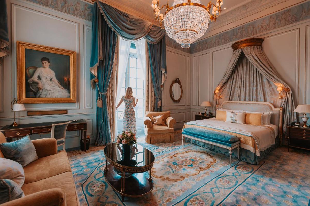 Un ou plusieurs lits dans un hébergement de l'établissement Shangri-La Paris