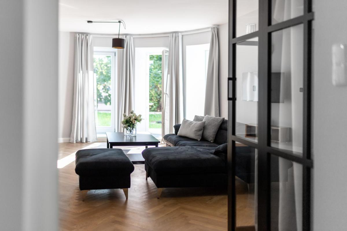 Rezydencja Lipowa 18A - Housity