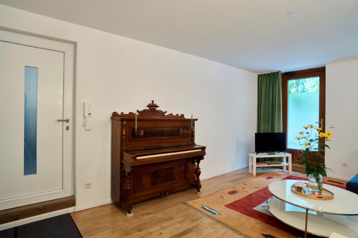 Beautiful Park Apartment for 4 Guests - Housity