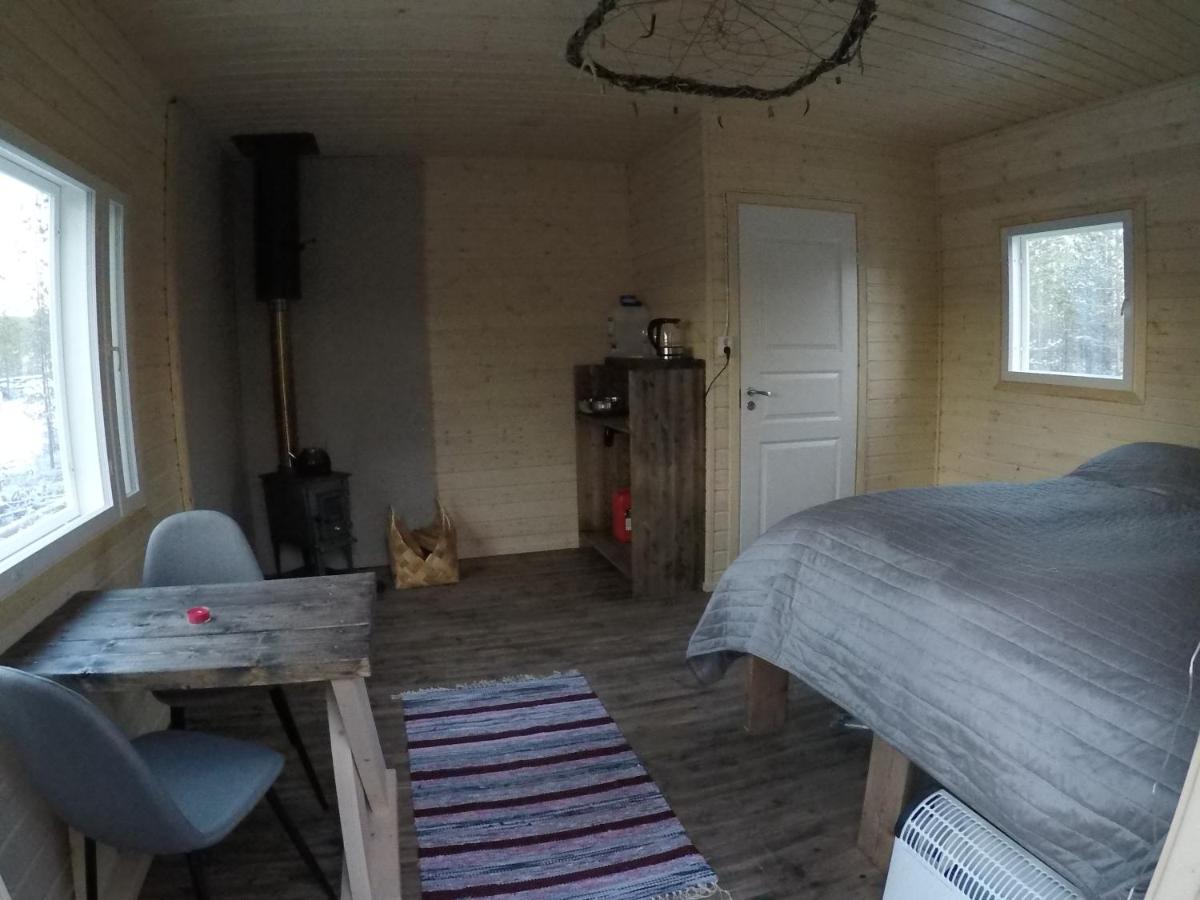 Aurora Husky Hut - Housity