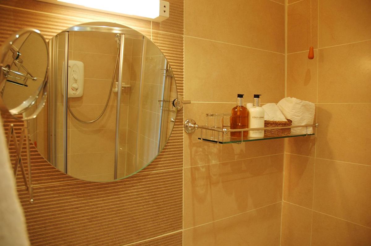 Newcourt Barton - Housity