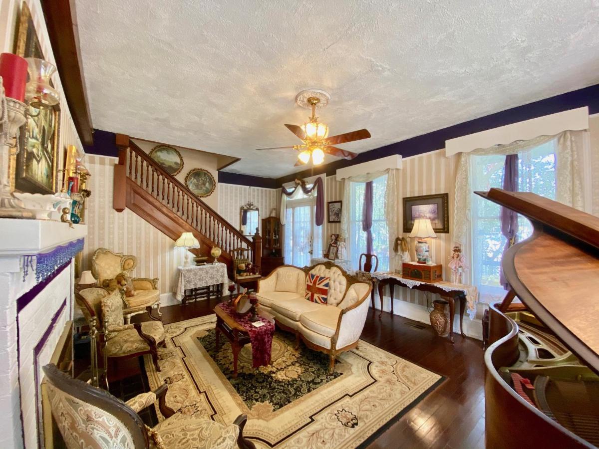 Penny Farthing Inn - Housity