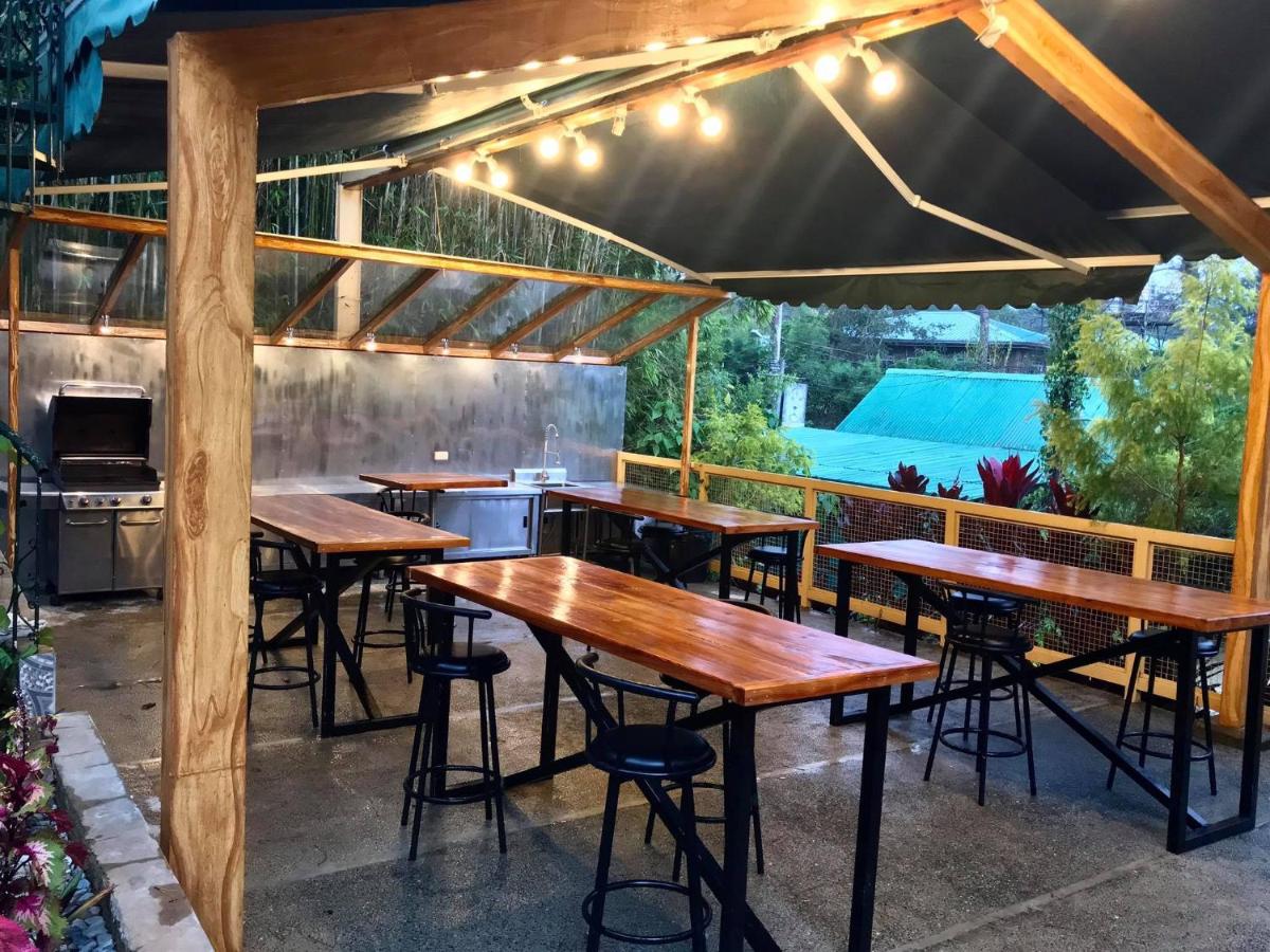 Log Cabin Hotel - Safari Lodge Baguio - Housity