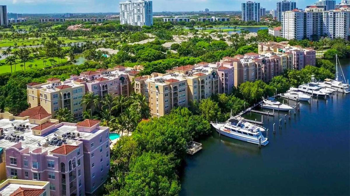 The Nautical! Amazing 3Bed 2Bath Apartment at Aventura Yacht Club - Housity