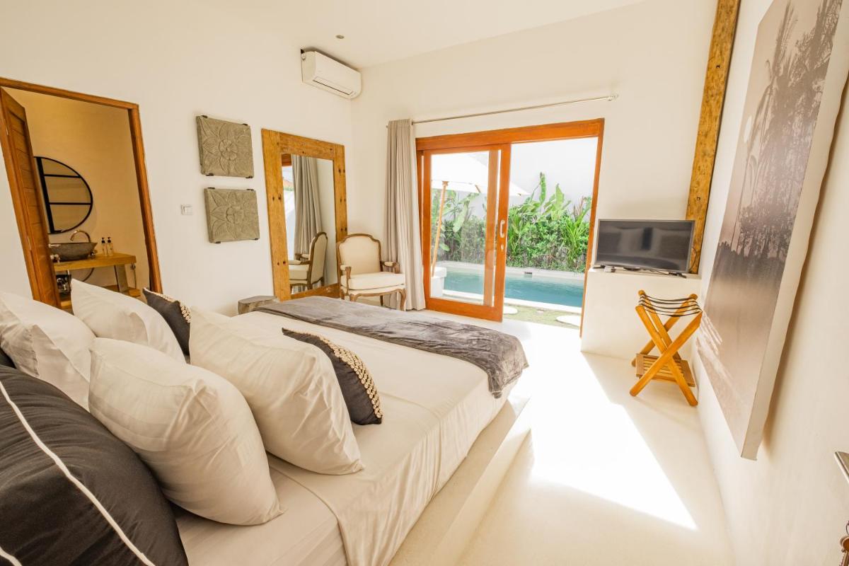 Luxury 2 bedrooms villa Putih Pererenan - Housity