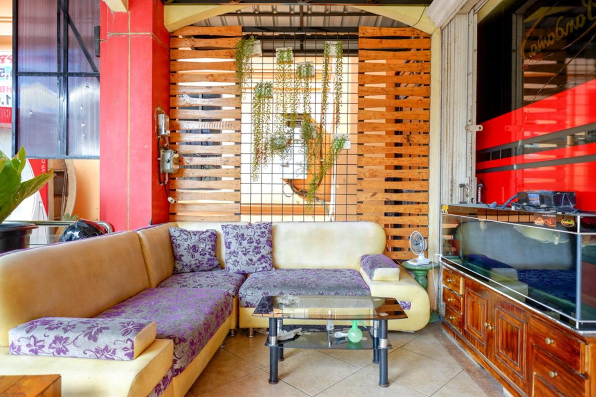 Suitetrails - Pandawa Guest House At Ngaliyan Square Mitra RedDoorz