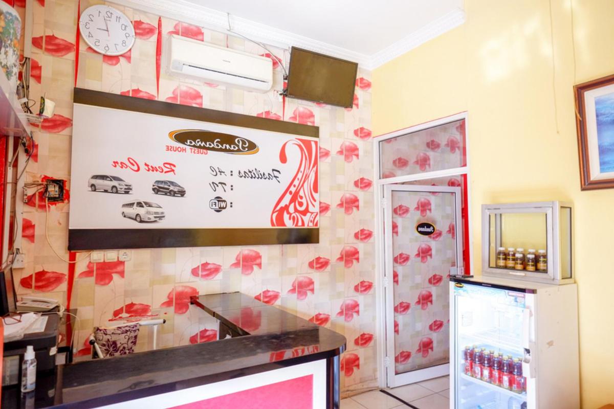 Suitetrails - Pandawa Guest House At Ngaliyan Square Mitra RedDoorz