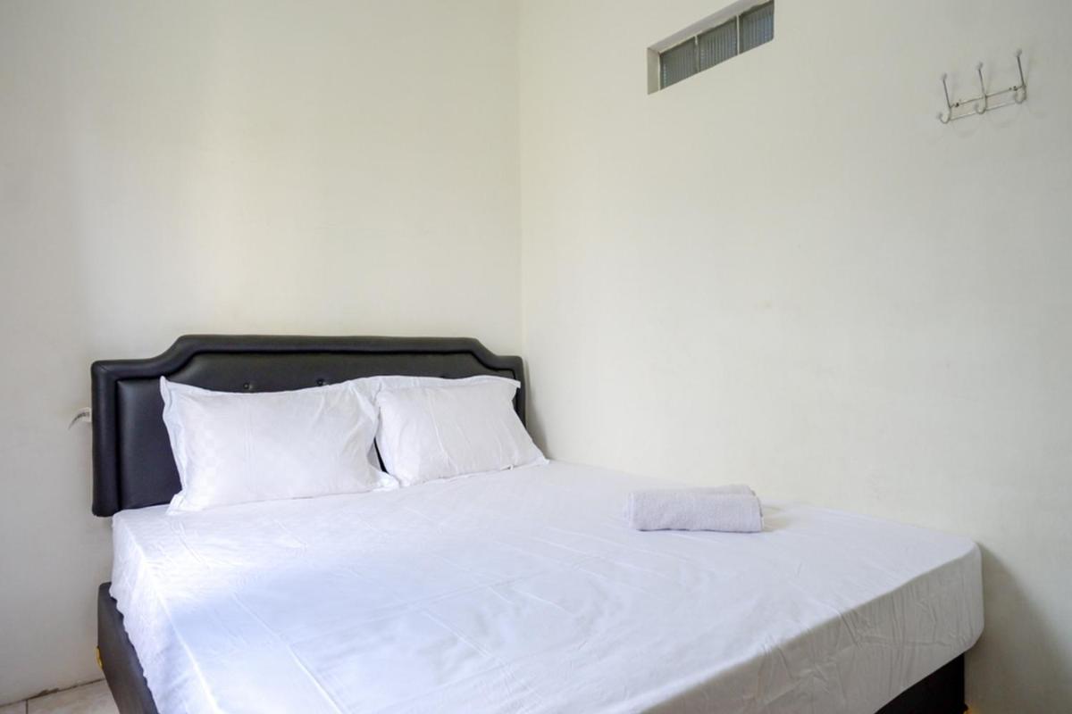 Pandawa Guest House At Ngaliyan Square Mitra RedDoorz - Housity