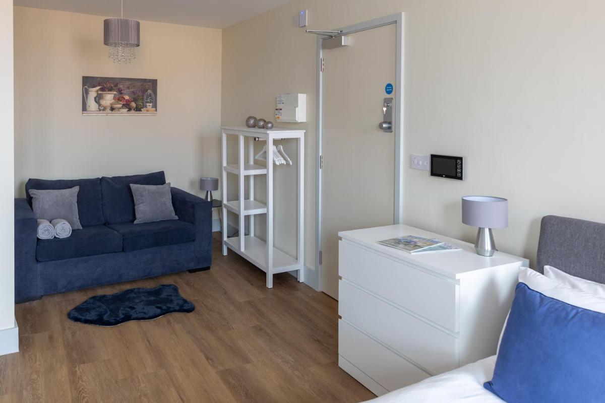 Apartment 7, Isabella House, Aparthotel, By RentMyHouse - Housity