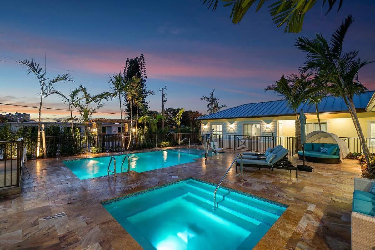Bermuda Bungalows (Tropical Island Getaway) - Housity