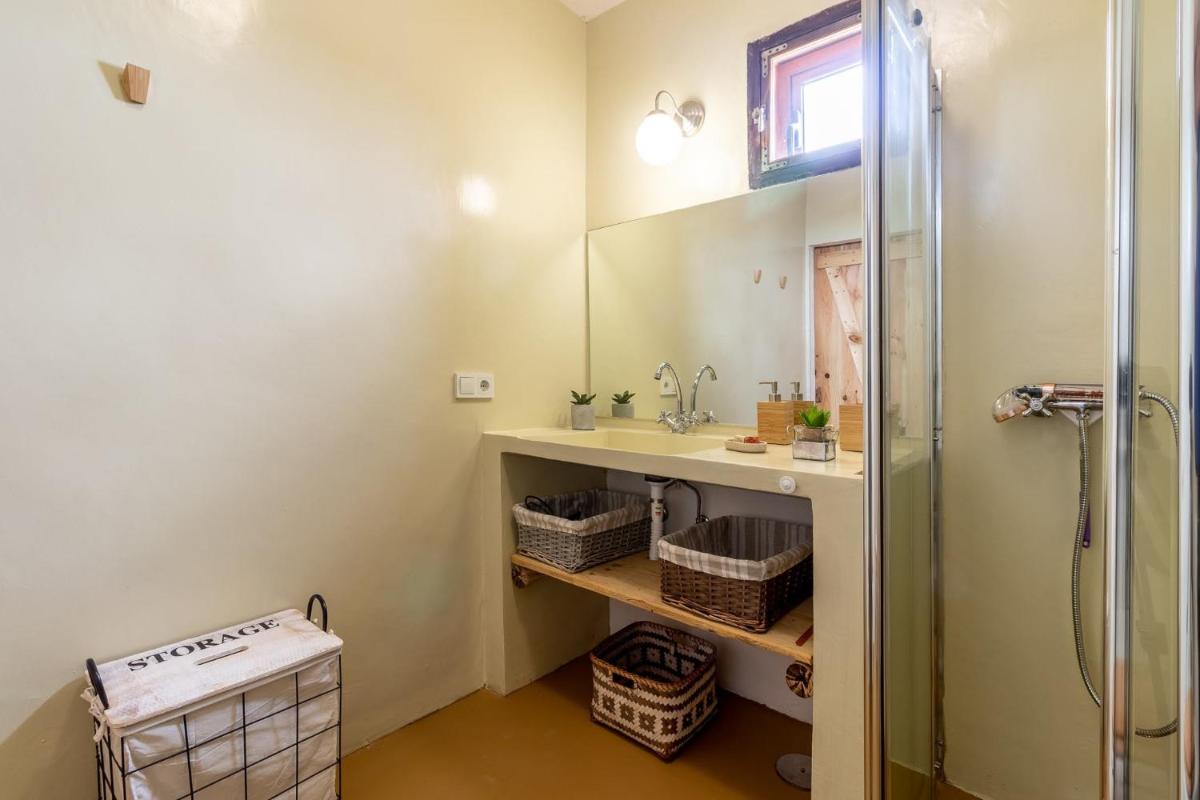 Flatguest Charming House + Pool + Terrace + Views - Housity
