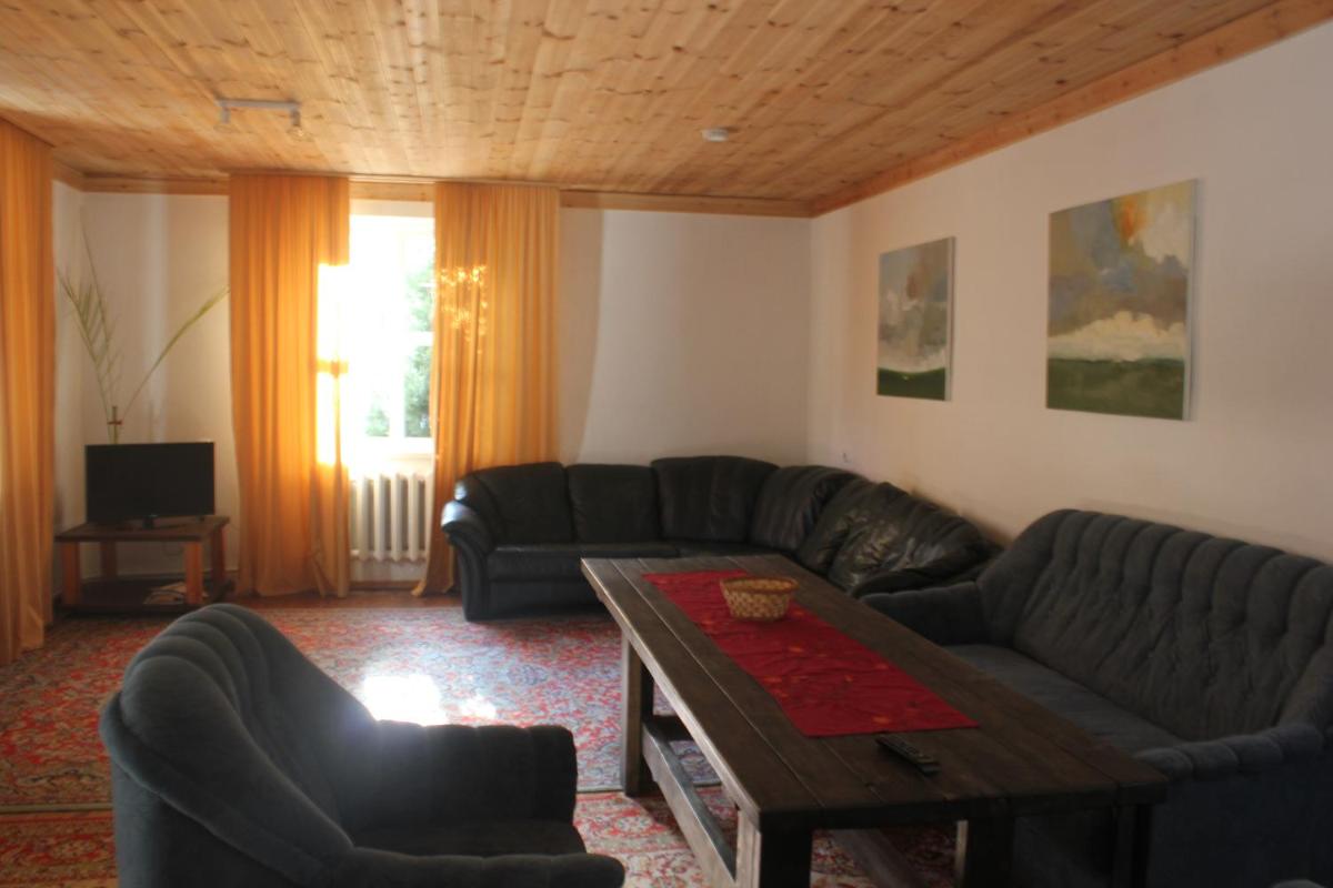 Cottage on Krasnopartizanskaya - Housity