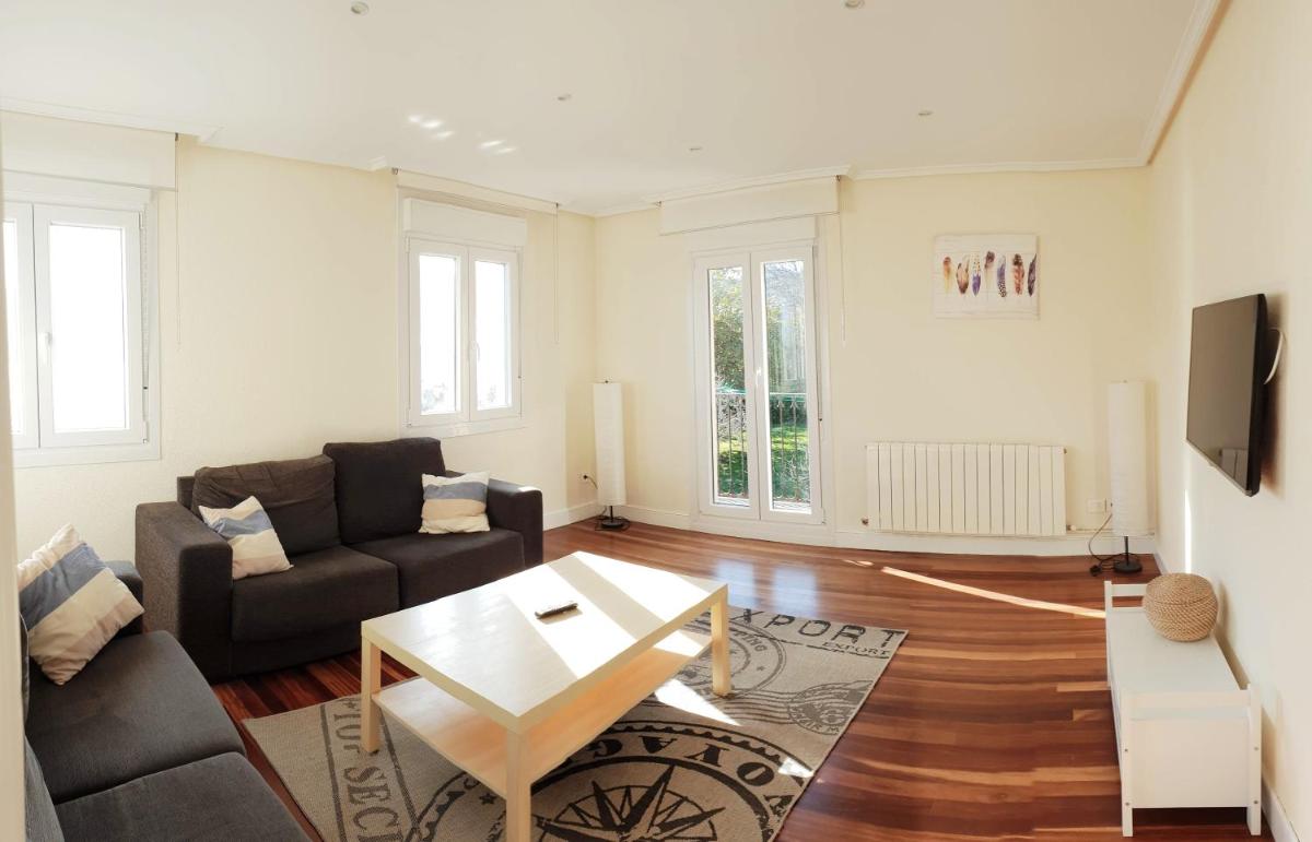 Mundaka Sea Flat - Housity
