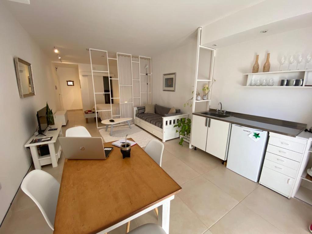 Amplio,cómodo,moderno y céntrico monoambiente. - Housity