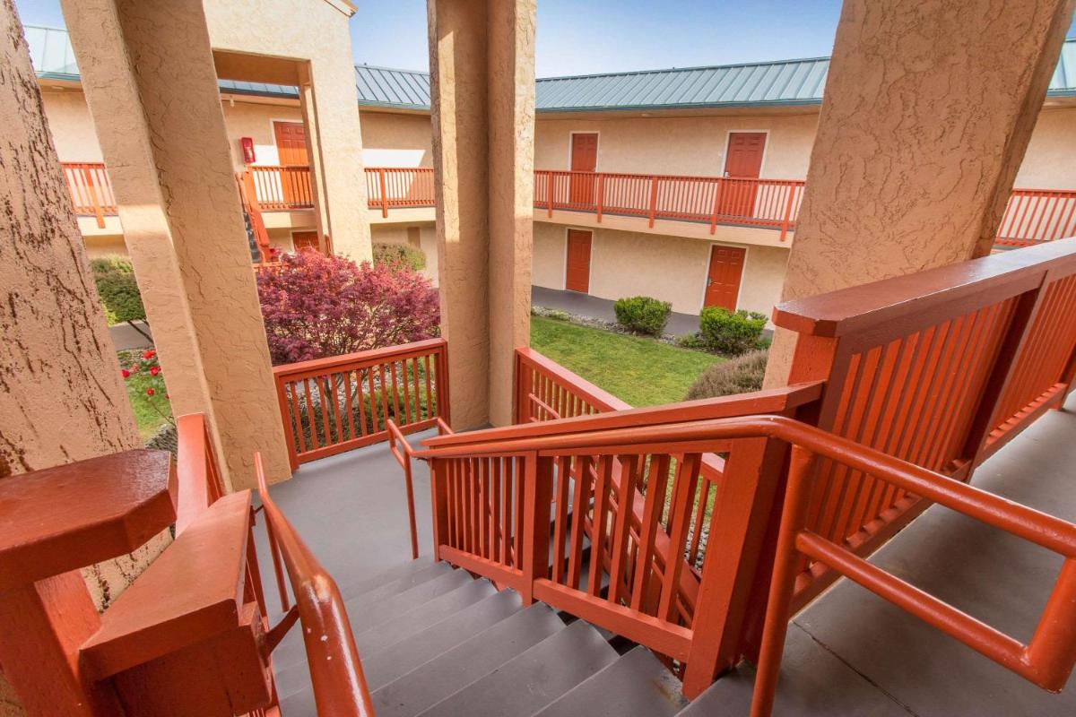 Quality Inn & Suites Crescent City Redwood Coast - Housity